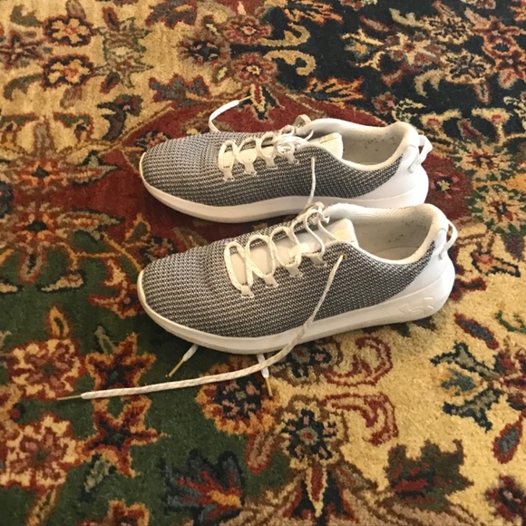 Under Armour - Picture 4 of 5